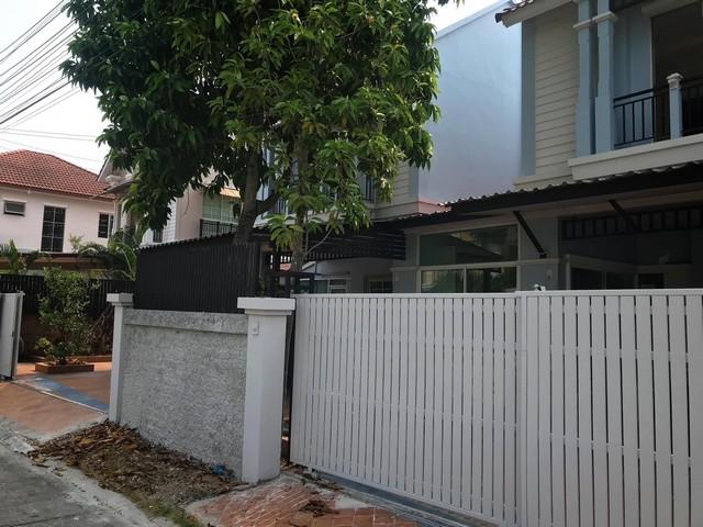 ขายบ้านแฝด หมู่บ้านธนาสิริ ถนนราชพฤกษ์ ใกล้วงเวียนพระราม5 นครอินทร์