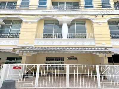 บ้านกลางเมือง 4นอน เดอะไนน์ พระราม 9 2กม.ทาวน์โฮม 3.5ชั้น 25ตร.วา