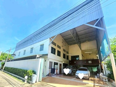 รร.สตรีวิทยา2 1.2 กม.ซ.นาคนิวาส 49-53 MRTโชคชัย 4 3กม