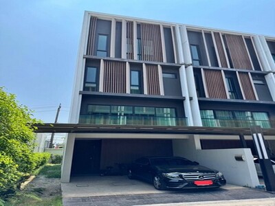 โฮมออฟฟิศ 3.5 ชั้น หลังมุม บ้านออเทนส์ นาคนิวาส 48 