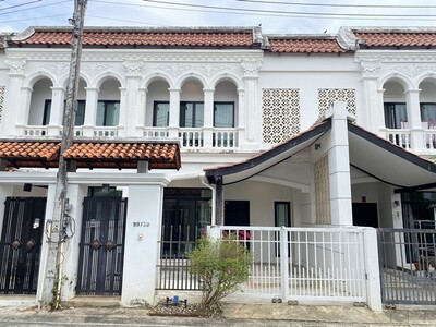 For Rent : Town home near Super Cheap Market, 3B3B