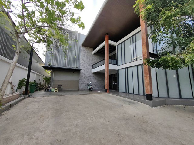 รหัสC5777 ขายอาคารสำนักงาน 2ชั้น พร้อมโกดัง ถนนสุขุมวิท101 ปุณณวิถี บางจาก 