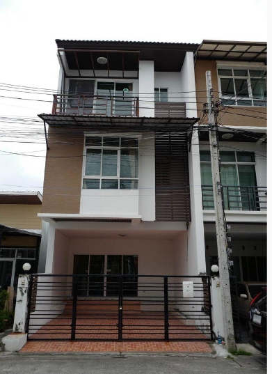  ให้เช่าทาวน์โฮม 3.5 ชั้น The Roof แจ้งวัฒนะ ซอย สี่ไชยทอง 27/1  ใกล้เซ็นทรัลแจ้งวัฒนะ 