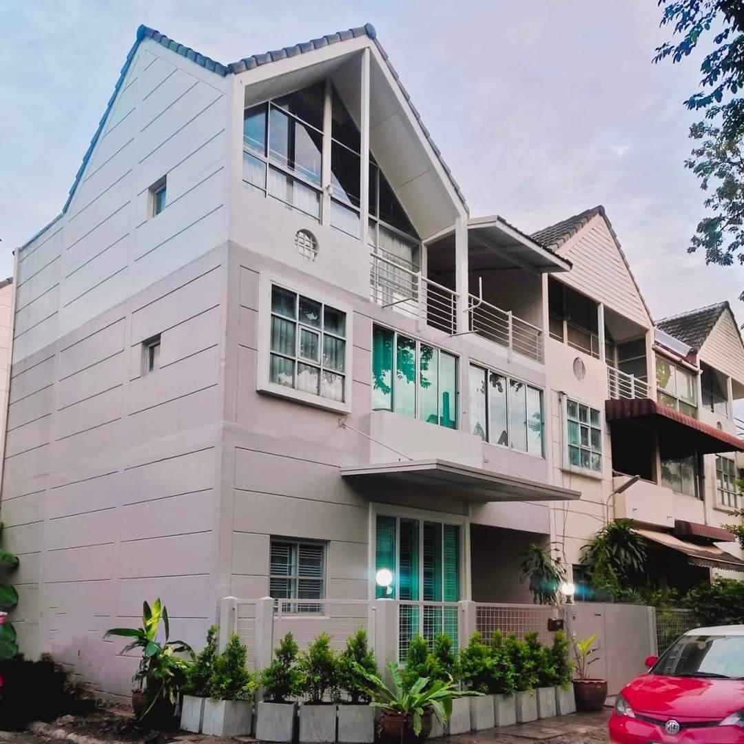 BH2405 ให้เช่า ทาวน์โฮม 3 ชั้น หมู่บ้านเมืองทองธานี โครงการ 1 แจ้งวัฒนะ 29 ใกล้รถไฟฟ้าสายสีชมพู