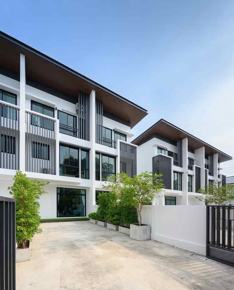 ขายทาวน์โฮม 3 ชั้น สไตล์โมเดิร์น – ซอยสตรีวิท 29 