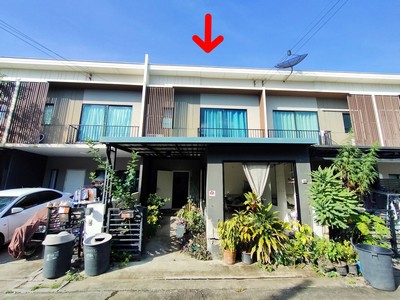 ขายด่วน !!! ทาวน์โฮม 2 ชั้น เดอะ คอนเนค 39 รัตนาธิเบศร์-ราชพฤกษ์ คุ้มมากในย่านนี้ ใกล้สถานี MRT บางรักใหญ่ ด้านหน้าต่อเติม 20.4 ตร.ว.