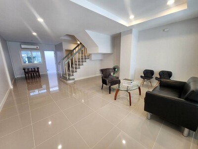 ขาย ทาวน์เฮ้าส์ 3 ชั้น 21 ตรว. หมู่บ้านสิทธารมย์ รามอินทรา 45