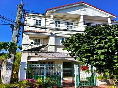 ทาวน์เฮาส์ 3 ซีคอนสแควร์ MRT สวนหลวง ร.9 1.2 กม.ศรีนครินทร์ 500ม 