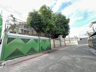 บ้านเดี่ยว รีโนเวทใหม่ โชคชัย4 ซอย55 เช้า ออก ได้หลายเส้นทาง