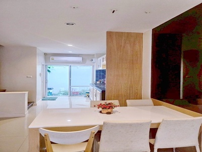 ทาวน์เฮาส์หรู 3 ชั้น รร.เตรียมน้อม 475.ม  สุขาภิบาล 3 วงแหวนตะวัน