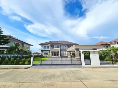 บ้านหลังใหญ่ 25 ชั้น พร้อมเรือนรับรอง แปลงหัวมุม สันกำแพง