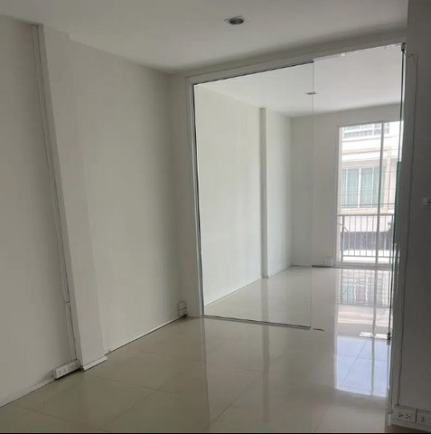 S2211 ให้เช่าทาวน์โฮม 3 ชั้น โครงการลุมพินี ทาวน์ เพลส รัชโยธิน-เสนา ย่านเสนานิคม ใกล้BTSรัชโยธิน