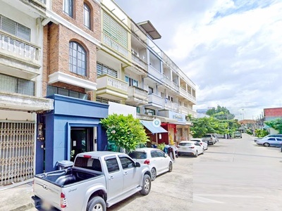อาคาร 3.5 ชั้น น้ำมันปตท.ติดโรงเบียร์เยอรมันตะวันแดง 3-4นอน 4น้ำ 