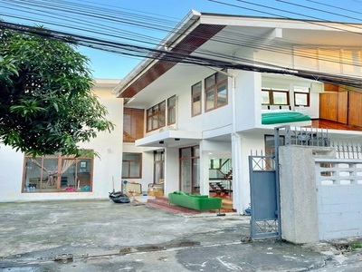 MRT บางซื่อ แอร์ 8 เครื่อง 6 นอน พร้อมเฟอร์ฯ เครื่องใช้ไฟฟ้าครบ  