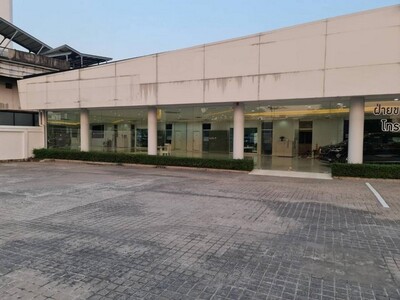 ให้เช่าอาคารโชว์รูมชั้นเดียว 353 ตรว. พื้นที่ 400ตรม. ติดถนนศรีคร