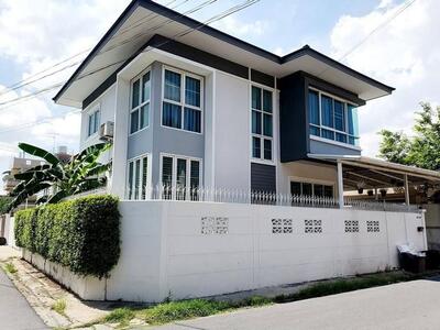 ขายบ้านเดี่ยว 2 ชั้น หลังมุม บ้านสร้างเอง ซ.เสรีไทย 26 ใกล้มอเตอร