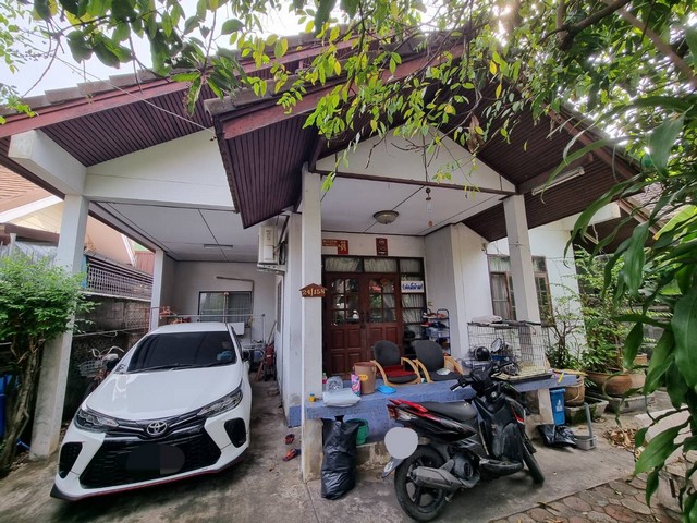 ขายบ้านเดี่ยวราคาถูก ช.รุ่งเรือง4 ตลาดขวัญ ย่านนนทบุรี เนื้อที่ใช้สอยเยอะ พร้อมอยู่ เดินทางสะดวก ใกล้รถไฟฟ้าสายสีม่วง 
