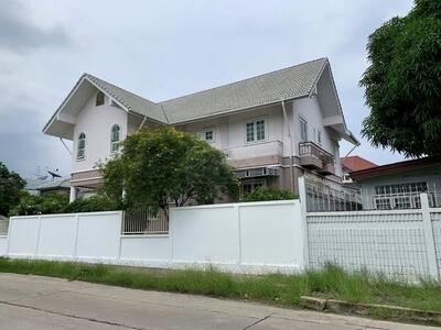 ขายบ้านเดี่ยว2.5ชั้น หลังมุม หมู่บ้านเมืองทอง4 สุขุมวิท101 ปุณณวิ