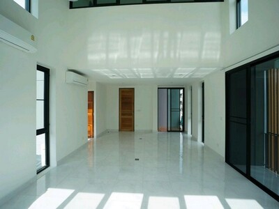 ให้เช่าโฮมออฟฟิศ3.5ชั้นย่านรัชดาลาดพร้าว ใกล้MRTลาดพร้าว ใกล้ศาลร