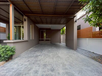 ให้เช่าบ้านเดี่ยว4ห้องนอน  ใกล้ธรรมศาสตร์ ศูนย์รังสิต