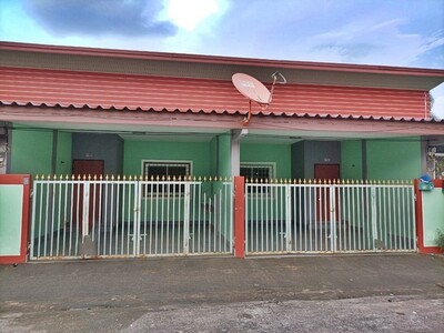 ขายทาวน์เฮ้าส์ 1 ชั้น จำนวน 2 คูหา  เมืองสตูล ซอยสตูลธานี 14