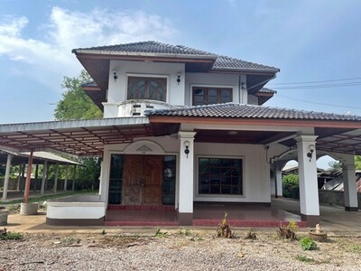 ขายบ้านพักอาศัยตึก 2 ชั้น ถนนบ้านฟ่อน - ศูนย์สร้างทางลำปาง  