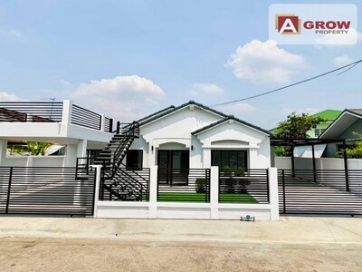 หมู่บ้านชลลดา บางบัวทอง-แยกบางพลู หน้าบ้านไม่ติดใคร ตกแต่งครบพร้อ