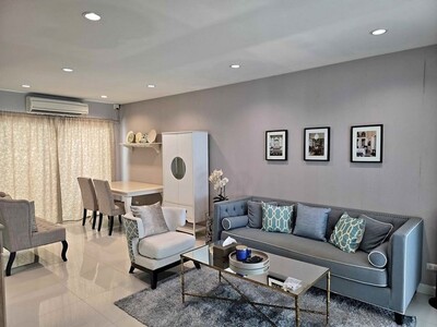 ให้เช่าทาวโฮม3ชั้น  ใกล้โรงเรียนรุ่งอรุณ ใกล้ เซ็นทรัลพระราม 2 