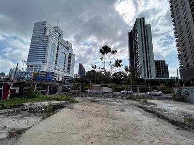 ขาย ให้เช่าที่ดิน 264 ตรว. ผังสีแดง  ทำเล CBD สาทร นราธิวาส 