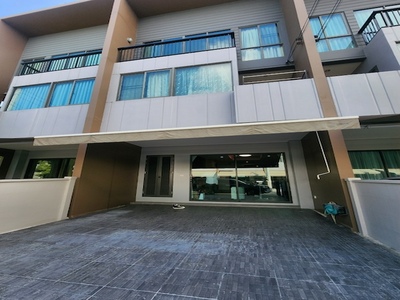 BH3982 ให้เช่าทาวน์โฮม 3 ชั้น บ้านกลางเมือง พระราม 9 กรุงเทพกรีฑา