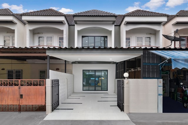 ทาวน์เฮ้าส์แต่งใหม่ เปี่ยมสุขบางใหญ่แลนด์ (ซอยวัดพระนอน) พร้อมอยู่ ใกล้เซ็นทรัลเวสต์เกต