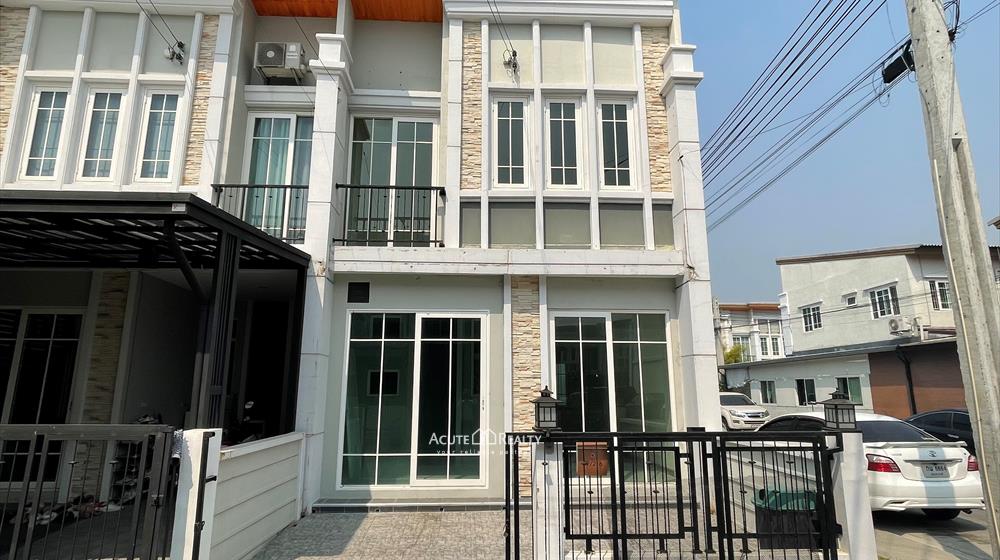 ขายทาวน์เฮ้าส์ 2 ชั้น หมู่บ้านโกลเด้นทาวน์ 2 ปิ่นเกล้า-จรัญสนิทวงศ์ บ้านหลังมุม
