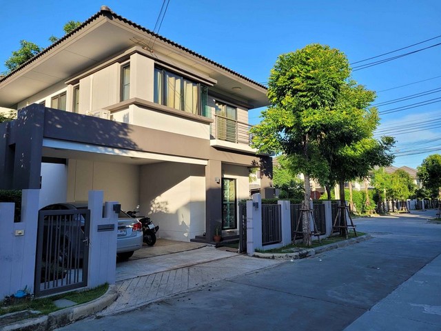  ให้เช่าบ้านเดี่ยว 2 ชั้นหลังมุม  3 ห้องนอน 2 ห้องน้ำ เอโทล จาวา เบย์ ใกล้สุวรรณภูมิ ต่อเติมครัวยุโรปบิวท์อินทั้งหลัง