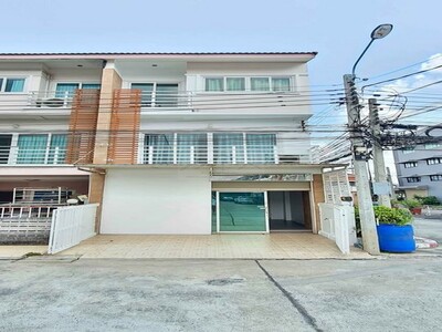ให้เช่าทาวน์โฮม 3 ชั้น 4 ห้องนอน โฮม อินทาวน์ พหลโยธิน 73 หลังหัว