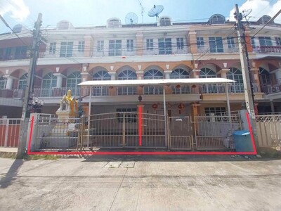 ขายทาวน์เฮ้าส์ 3 ชั้นหมู่บ้าน เอเบิ้ล แลนด์ 1  บางกรวย  นนทบุรี