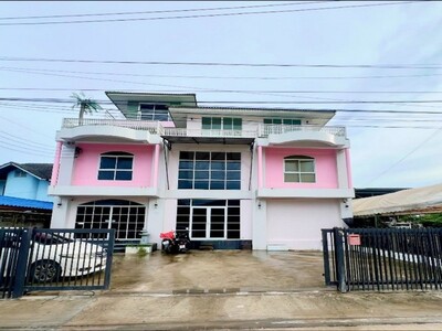 ให้เช่าบ้านอาคาร 4ชั้น 698 ตรม. 9ห้อง พัฒนาการตัดใหม่ ซอยพัฒนาการ