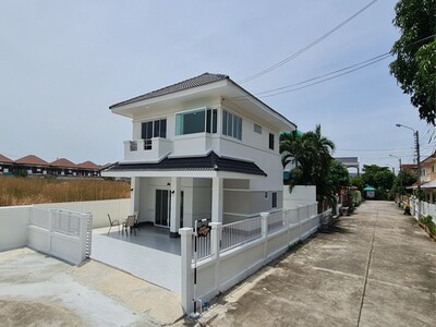 หมู่บ้าน เอ็ม.ที.บางบัวทอง บ้านเดี่ยวติดถนน ถ.บางกรวยไทรน้อย, นนท