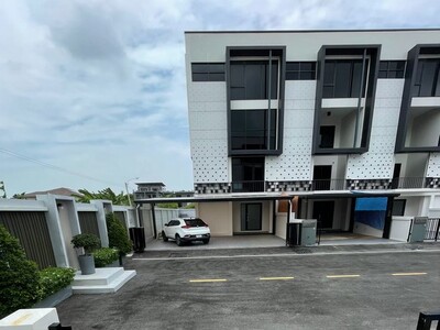 ให้เช่าโฮมออฟฟิศห้องมุมรามอินทรา62 305ตร.ม.ใกล้รถไฟฟ้ารามอินทรากม