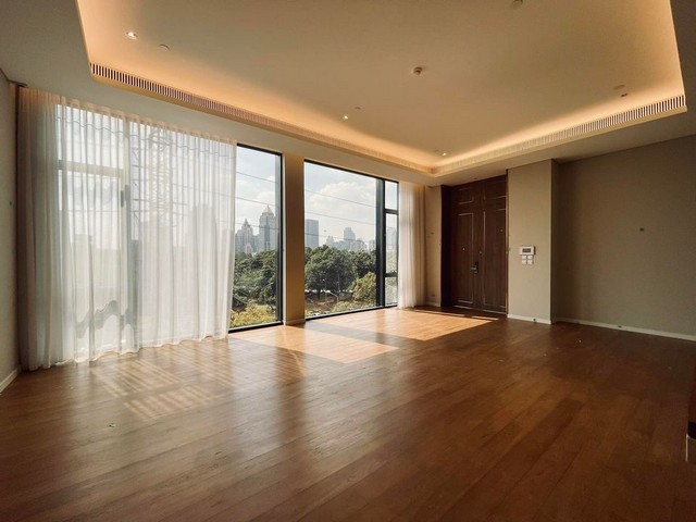 Sindhorn Lumpini, get a view of Lumpini Park in every unit, near BTS Ratchadamri and Chidlom