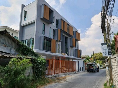 ให้เช่า Home office 4ชั้น ตกแต่งใหม่ ซอยรัชดา 32 ใกล้ MRT