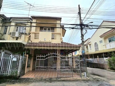 ทาวน์โฮม สิรีนเฮ้าส์ ดอนเมือง หลังมุม ถนนเมนต้นโครงการ พร้อมอยู่ 