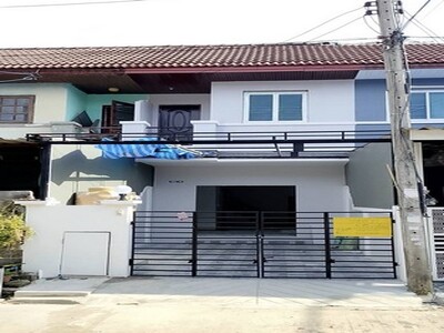 ขายหมู่บ้านฉัตรไพลิน สิ่งอำนวยความสะดวก  จังหวัดปทุมธานี 