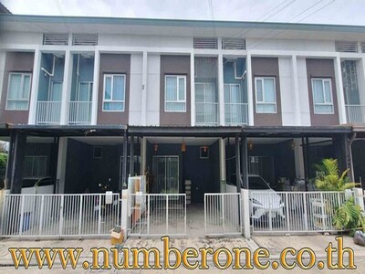 หมู่บ้านลุมพินีทาวน์วิลล์ พหลโยธิน-สะพานใหม่ กรุงเทพฯ