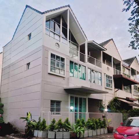 ให้เช่าทาวน์โฮม หมู่บ้านเมืองทองธานี โครงการ 1  แจ้งวัฒนะ 29  ใกล้ศูนย์ราชการแจ้งวัฒนะ, เซ็นทรัลแจ้งวัฒนะ หลังมุม 3ชั้น 