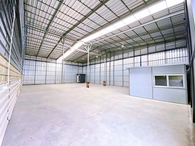 ร่วมพัฒนา ลำต้อยติ่ง ให้เช่าโกดัง พร้อมออฟฟิศ 300ตร.ม. 80 ตร.วา. 