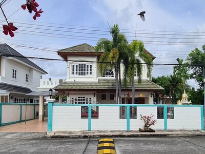 ขายบ้านเดี่ยวมือสอง 2 ชั้น หลังใหญ่ แหล่งชุมชนเสม็ด เมืองชลบุรี 