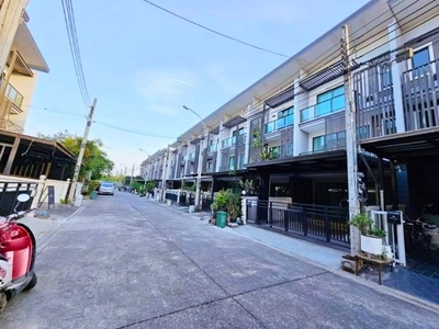 ให้เช่าบ้านทาวน์โฮมแสนสิริ 3 ชั้น 20ตร.ว MRTสามแยกบางใหญ่ 1.2 กม. ให้เช่าบ้านทาวน์โฮมแสนสิริ 3 ชั้น 20ตร.ว MRTสามแยกบางใหญ่ 1.2 กม.