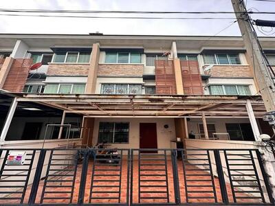 ขายทาวน์โฮม 3 ชั้น ทาวน์พลัส เกษตร-นวมินทร์ ใกล้บุญถาวร เกษตรนวมิ
