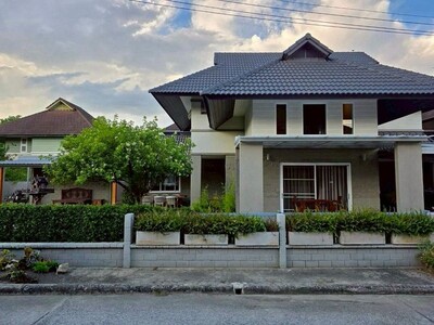 ให้เช่าบ้านเดี่ยว 2 หลัง บนพื้นที่เดียวกัน หมู่บ้านซีรีนวิลล์ สัน