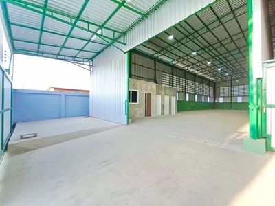 ทำโรงงาน  ตรมละ 70-75บาท ตลาดบางกระดี่ ให้เช่าโกดัง เกือบไร่ 802ต